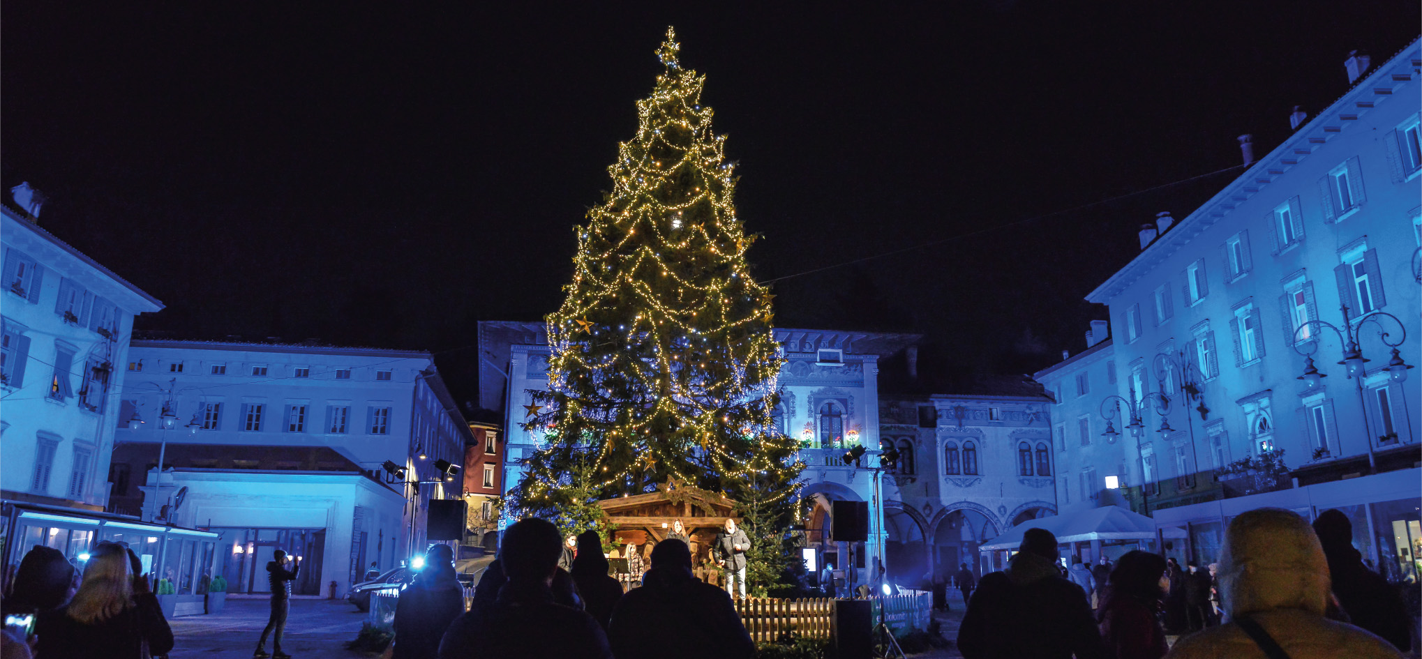 Luminarie di natale per città e borghi - accensione dell'albero di Natale